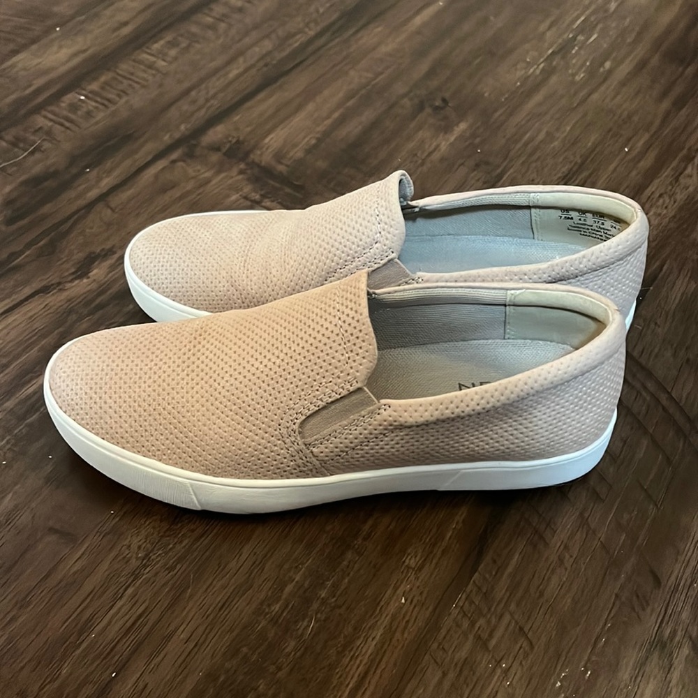 Naturalizer Women’s Marianne Causal Slip-On Sneaker